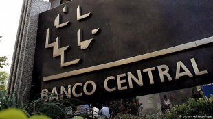 Banco Central eleva taxa Selic para 13,75%, maior nível em 9 anos