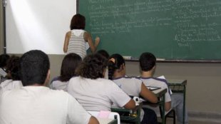 DENÚNCIA: Professores têm dia de salário descontado em São Paulo