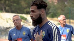 Jimmy Durmaz e time sueco respondem caso de racismo de torcida após jogo com Alemanha