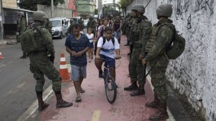 Câmara libera mais R$ 1,2 bilhão para a sangrenta intervenção no Rio de Janeiro