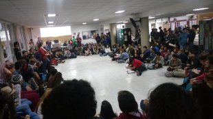 Como estudantes da UFABC superemos a impotente frente democrática, mobilizar para derrotar Bolsonaro e as reformas