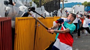 Rebelião em massa na Costa Rica derrota ataques do governo e do Fundo Monetário Internacional