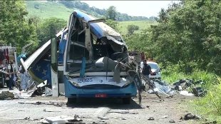 Empresa de ônibus do acidente em Taguaí é clandestina. Stattus Jeans responsável!