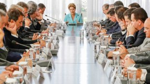 Dilma amplia a flexibilização da Lei de licitações para outras obras públicas 