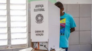 Já são quase mil denúncias de assédio eleitoral: Bolsonaro está cheio de voto de cabresto