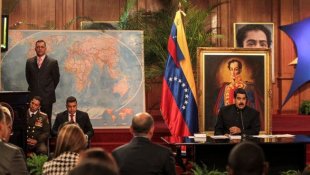 Maduro enviara carta a Trump buscando diálogo e clama ao papa por ajuda