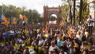 Nem repressão, nem pactos constitucionais: defender o mandato do 1-O com a mobilização independente nas ruas