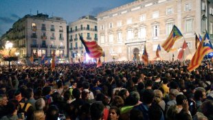 Rajoy encabeça o golpe institucional contra a independência catalã