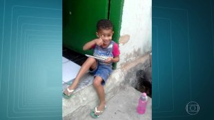 Criança de 3 anos leva tiro na cabeça enquanto brincava em Meriti, RJ