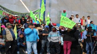 Peru: O exército e a polícia reprimem brutalmente a moradores de Matarani que lutam contra a mineração predatória
