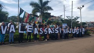 Em MG, manifestantes protestam contra a Vale e exigindo justiça pelas mortes em Brumadinho