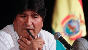 Governo golpista da Bolívia emite ordem de prisão ao ex-presidente Evo Morales