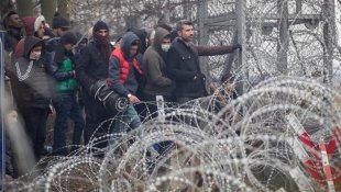 Refugiados sírios: “Os policiais gregos nos roubaram tudo, nos bateram e nos devolveram pra Turquia”
