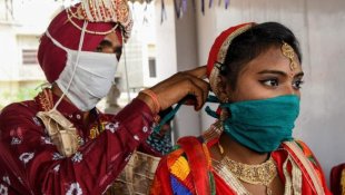 Novos isolamentos locais na Índia: A epidemia acelera mundo afora