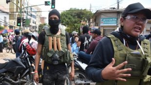 Repudiamos a violência paramilitar em Cochabamba, na Bolívia