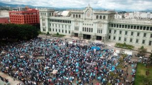 Protestos massivos na Guatemala contra o presidente Giammattei e o Congresso