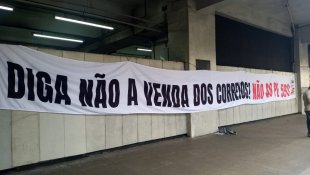 Atos contra a privatização dos Correios aconteceram pelo país nesta terça-feira