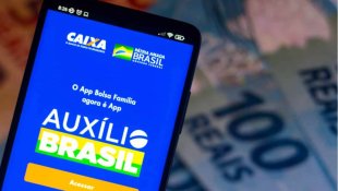 526 mil famílias esperam Auxílio Brasil no país de Bolsonaro, das reformas e da miséria