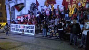 Ato no Rio contra a perseguição aos 23 manifestantes de Junho em 2013 reúne centenas