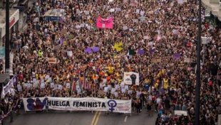 8M Uruguai: Centenas de milhares de mulheres ocupam as ruas de Montevidéu