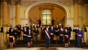 Assume o novo gabinete de ajustes no Peru 