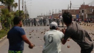 Peru decreta toque de recolher em meio a protestos contra política de Pedro Castillo 