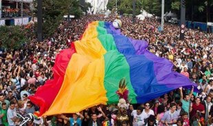 Do Brasil para os Estados Unidos: Luta por direitos trans