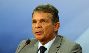 General Silva e Luna assume presidência da Petrobrás prometendo apenas mais lucros aos acionistas