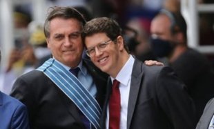 “Excepcional ministro”, diz Bolsonaro sobre Salles enquanto ataca ambientalistas