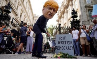 Crise no Reino Unido: a rainha aprovou pedido de Boris Johnson para suspender o Parlamento