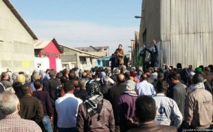 Protesto no Irã: greve na maior fábrica de açúcar do país. 