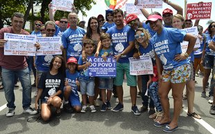 Campanha "A CEDAE é do povo" ganha as ruas no Rio de Janeiro
