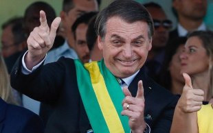 Bolsonaro promete decreto sobre armas e impunidade a policiais
