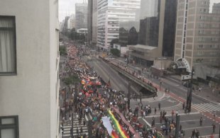 Manifestação contra o golpe de Estado na Bolívia reúne milhares em São Paulo