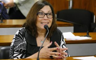 Bia Kicis censura deputados e quer punir quem falar “Bolsonaro Genocida” na CCJ