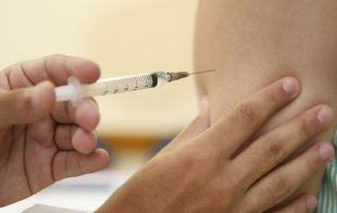 4 capitais não aplicarão primeira dose nesta sexta devido a falta de vacinas