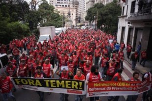 Assembleia dos metroviários de SP aprova indicativo de greve para o dia 30