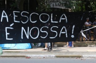 Alckmin quer atrasar recesso do final do ano para dividir professores e alunos em luta