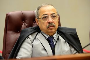 Juiz do STJ faz enquete para dar corda a defensores do golpe militar