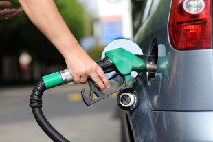 Golpistas querem preço mensal da gasolina bancado por mais subsídios