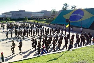 A pedido de Bolsonaro, militares realizam cerimônia para lembrar o repudiável golpe de 64