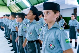 MEC irá controlar roupas e cabelo de estudantes de escolas-militares e criará "disciplinômetro"