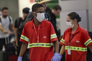 "No aeroporto temos mais medo da demissão do que do coronavírus", diz trabalhadora aeroviária
