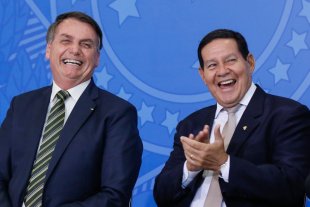 Precarização via APPs e leis: um projeto que une Bolsonaro, Mourão e todo golpismo