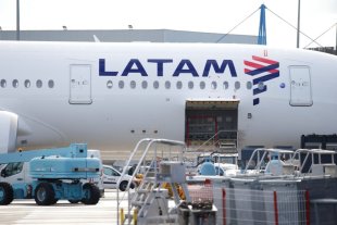 LATAM autoriza voos sem segurança para furar paralisação dos trabalhadores