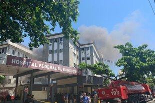 Bombeiros ainda fazem rescaldo do Hospital de Bonsucesso após incêndio