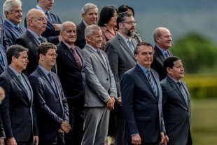 Bolsonaro diz ter os "melhores ministros da história" que seguirão atacando os trabalhadores
