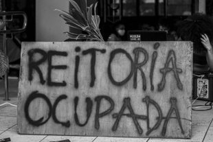 Estudantes ocupam UFPB contra intervenção de Bolsonaro
