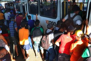 Com flexibilização das medidas sanitárias, Manaus amanheceu com ônibus lotados