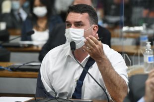 Chocante: Flávio Bolsonaro revela que Silas Malafaia aconselha seu pai diariamente na pandemia